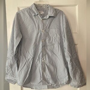 GAP Men's Blue and White Striped Button Down Shirt